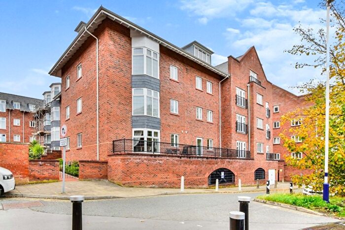 2 Bedroom Flat To Rent In Station Road, Wilmslow, Cheshire, SK9