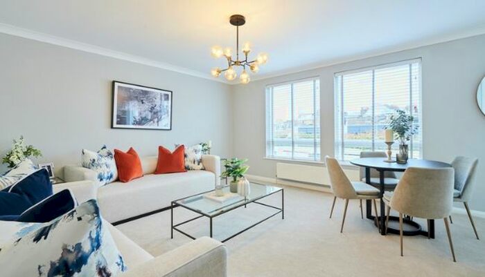 2 Bedroom Flat To Rent In Fulham Road, London, SW3