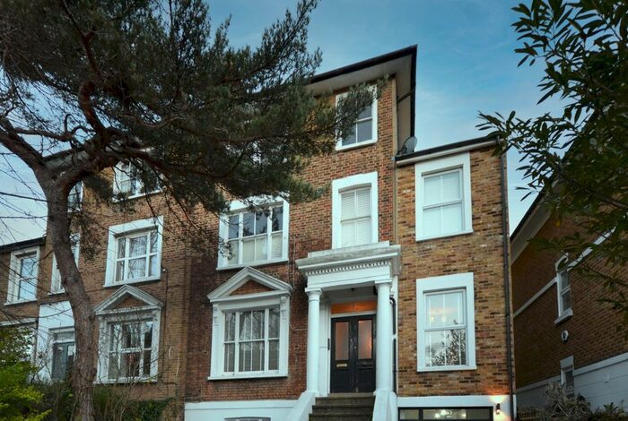 2 Bedroom Flat To Rent In Freelands Road, Bromley, BR1