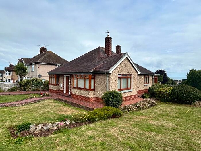 3 Bedroom Detached Bungalow For Sale In Brewis Road, Rhos On Sea, LL28