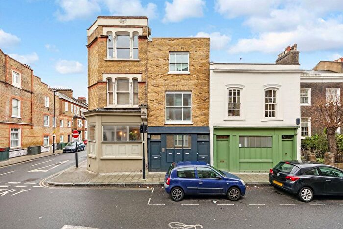 1 Bedroom Flat To Rent In Old South Lambeth Road, Vauxhall, London, SW8