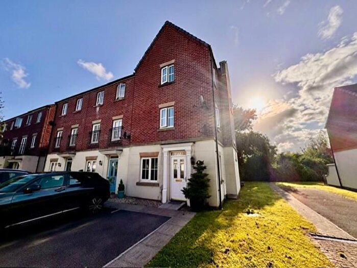 4 Bedroom End Of Terrace House To Rent In Threipland Drive, Cardiff, CF14