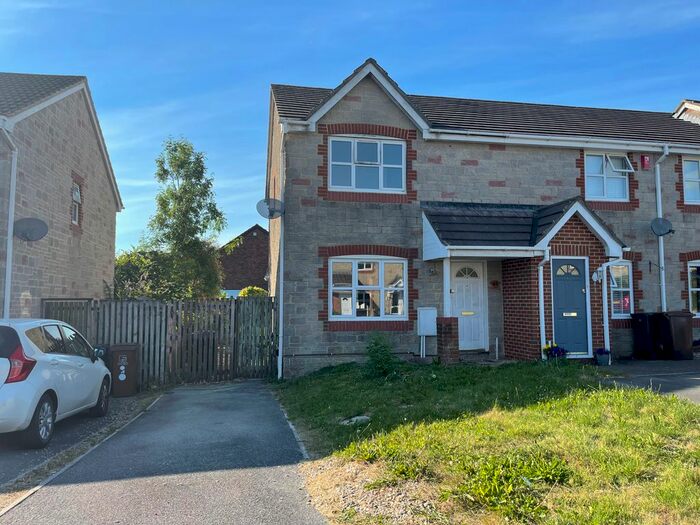 3 Bedroom Property To Rent In Heather Walk, Ivybridge, PL21