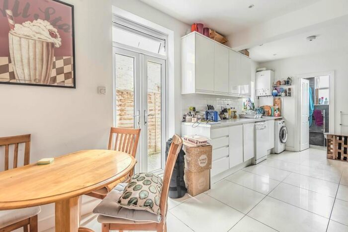 1 Bedroom Maisonette To Rent In Darell Road, Richmond, TW9