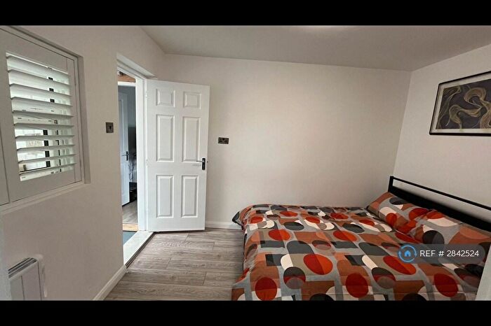 Studio To Rent In Epping, Epping, CM16 - Photo 2