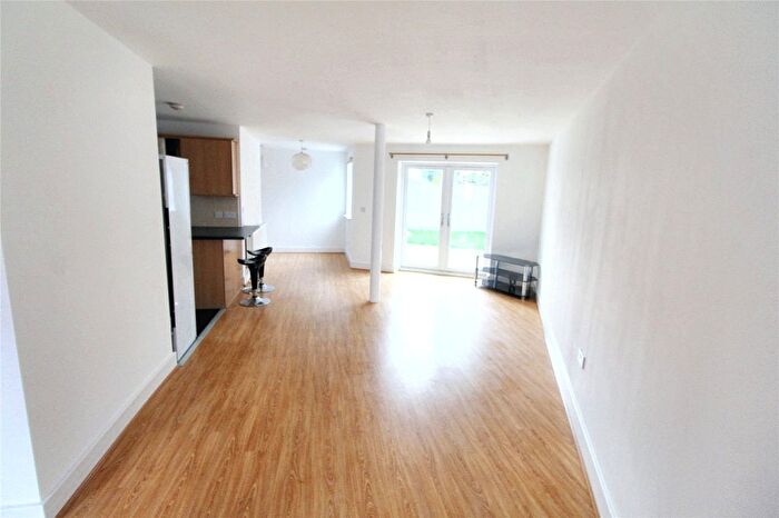 2 Bedroom Flat To Rent In Salisbury Avenue, Barking, IG11