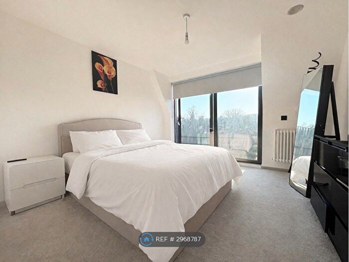 2 Bedroom Flat To Rent In Swaker Yard, Borehamwood, WD6