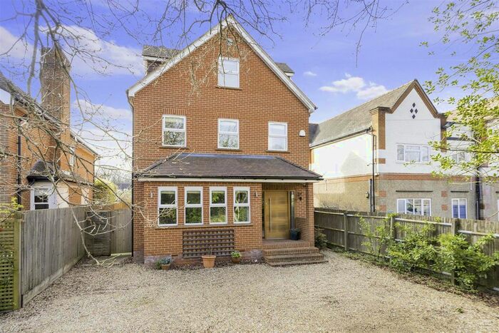 5 Bedroom Town House To Rent In The Avenue, Tadworth, KT20