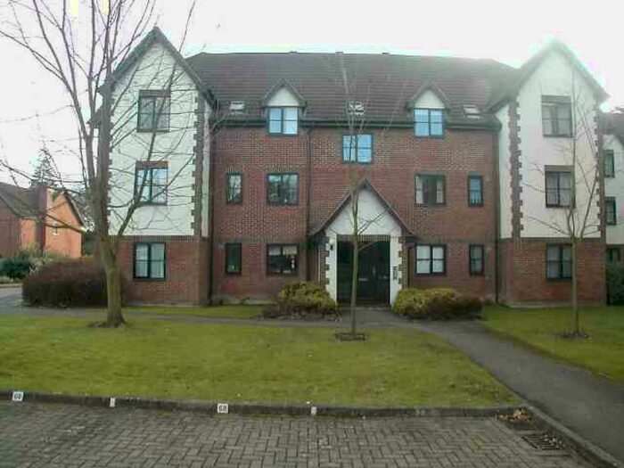 1 Bedroom Apartment To Rent In Tamworth Drive, Fleet, GU51