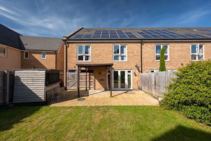 5 Bedroom End Of Terrace House For Sale In Heren Lane, Whitehouse, Milton Keynes, MK8