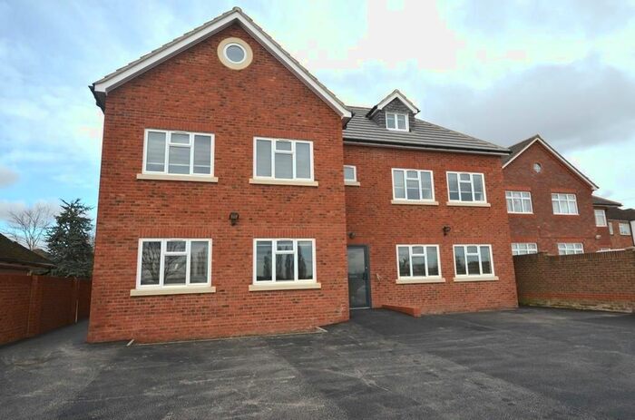 1 Bedroom Flat To Rent In Heath Road, Hillingdon, UB10