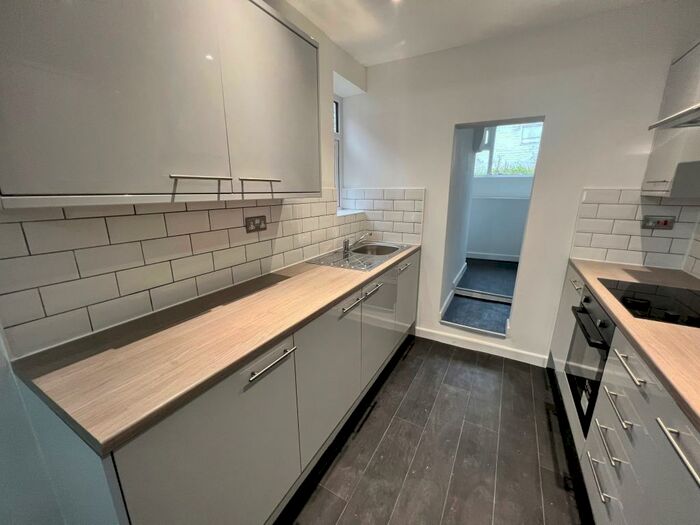 3 Bedroom House To Rent In Bay Street, Port Tennant, SA1