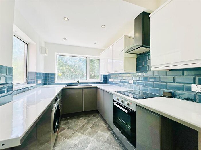 4 Bedroom House To Rent In Highfield Road, Nottingham, NG7