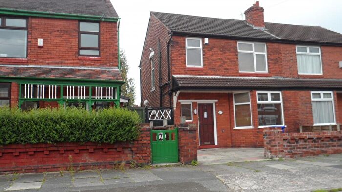 4 Bedroom Semi Detached House To Rent In Barnsfold Avenue, Fallowfield, Manchester, M14
