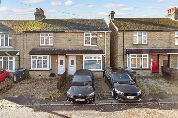 2 Bedroom End Of Terrace House For Sale In Poplar Road, Broadstairs, Kent, CT10