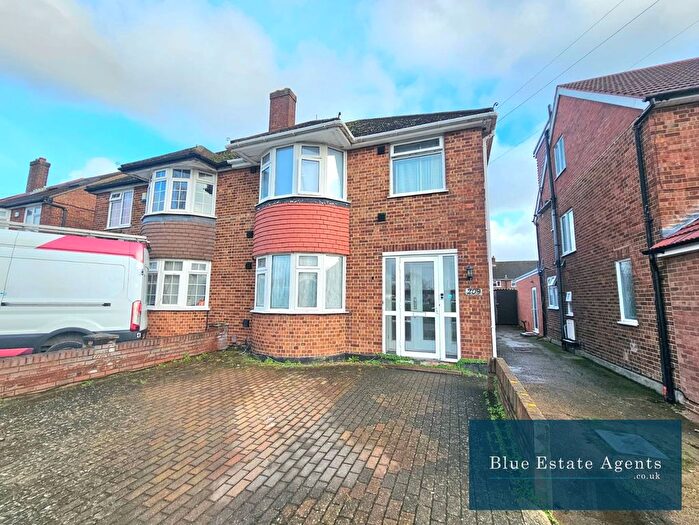 4 Bedroom Semi Detached House To Rent In Brabazon Road, Hounslow, TW5