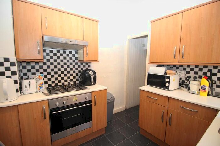 2 Bedroom Flat To Rent In Mayfair Road, Jesmond, Newcastle Upon Tyne, NE2