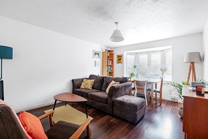 2 Bedroom Flat To Rent In Sheppard Drive, Bermondsey, London, SE16