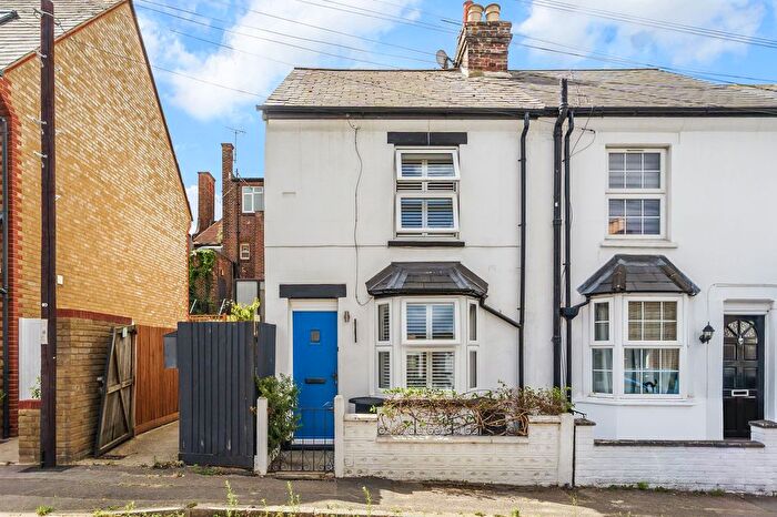 2 Bedroom Terraced House For Sale In Haycroft Road, Surbiton, KT6