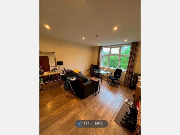 1 Bedroom Flat To Rent In Balbec Avenue, Leeds, LS6