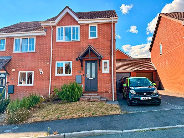 3 Bedroom Semi-Detached House To Rent In Brownlees, Exminster, Exeter, EX6