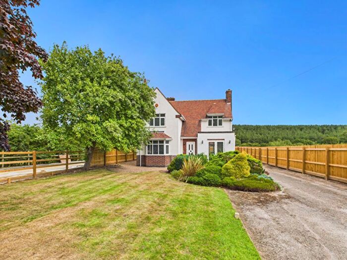 3 Bedroom Detached House For Sale In Wellow Road, Ollerton, NG22