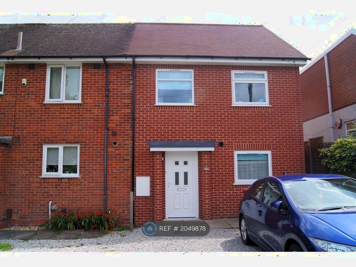 3 Bedroom Terraced House To Rent In East Way, Bournemouth, BH8