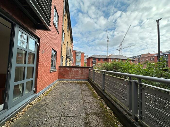 2 Bedroom Apartment To Rent In Redcliffe Backs- City Centre, BS1