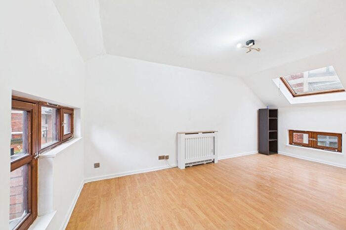 1 Bedroom Flat To Rent In Garden Terrace, London, SW1V