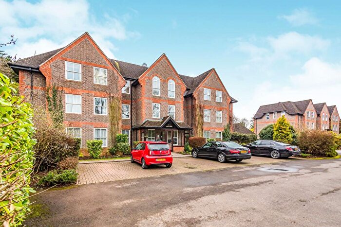 2 Bedroom Flat To Rent In West Court, West Drive, Sonning, RG4