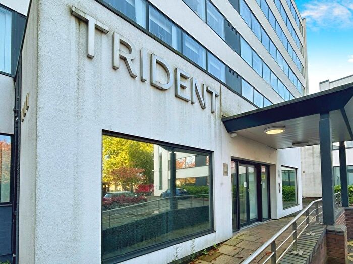 2 Bedroom Flat For Sale In Ashton Lane, Sale, Greater Manchester, M33