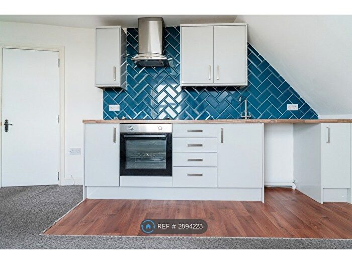 2 Bedroom Flat To Rent In Beach Rise, Westgate-On-Sea, CT8
