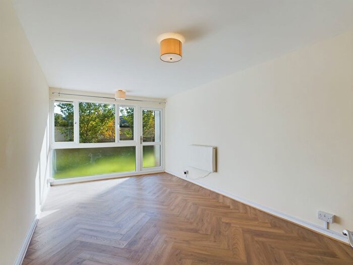 1 Bedroom Flat To Rent In Fairlea Place, London, W5