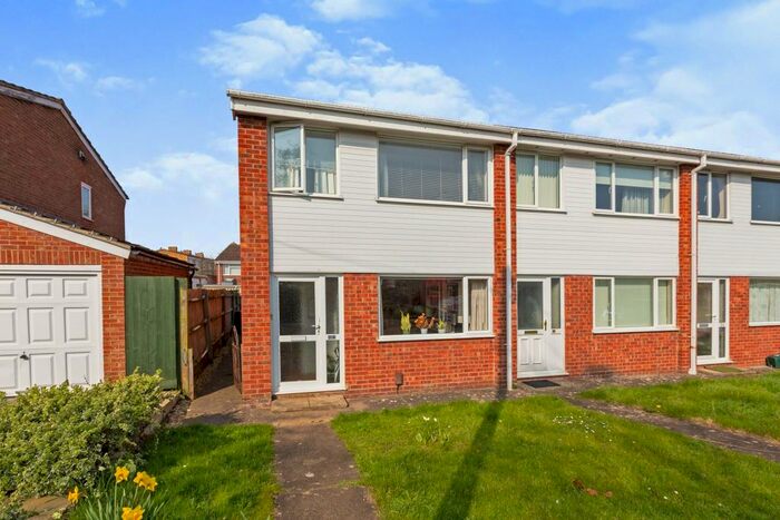 3 Bedroom End Of Terrace House To Rent In Beech Road -, OX33