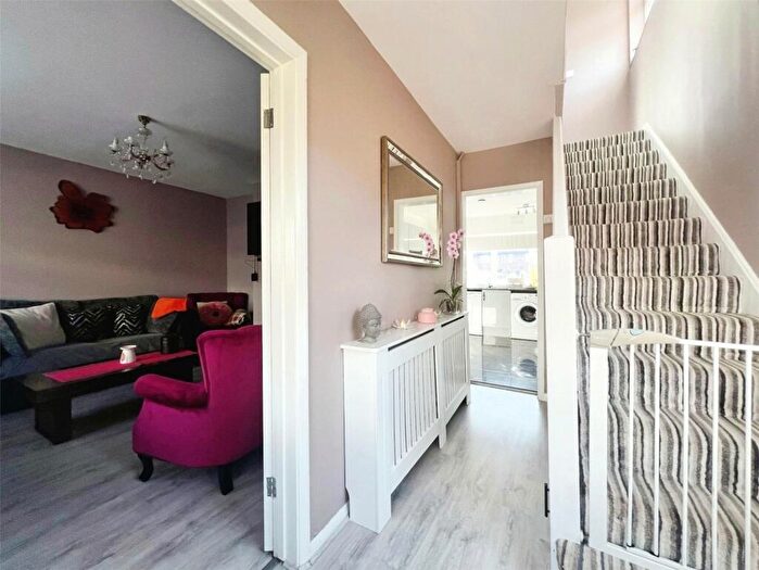 3 Bedroom End Of Terrace House For Sale In Fens Way, Swanley, Kent, BR8