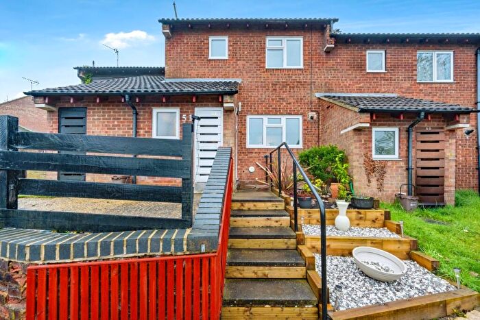 3 Bedroom Terraced House For Sale In Spoondell, Dunstable, LU6