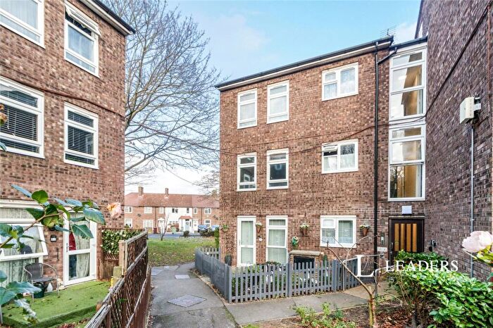 1 Bedroom Flat To Rent In Lovett Drive, Carshalton, SM5