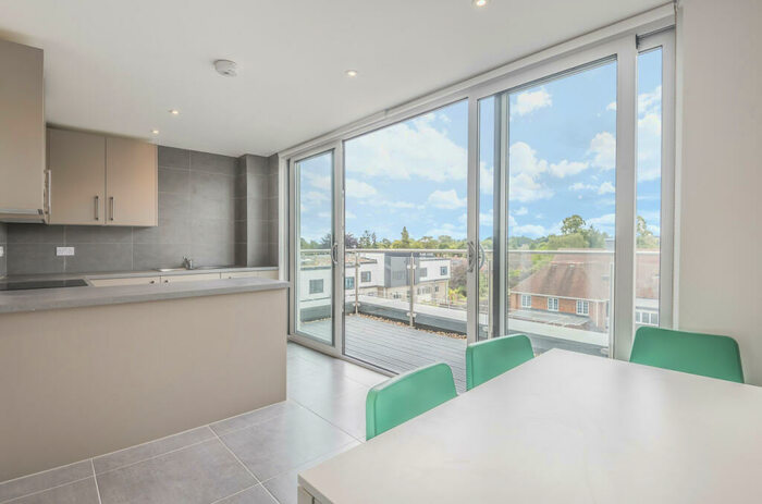 2 Bedroom Apartment To Rent In Latimer Road, Headington, OX3