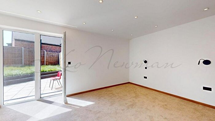 1 Bedroom Flat To Rent In Colyton Road, London, SE22