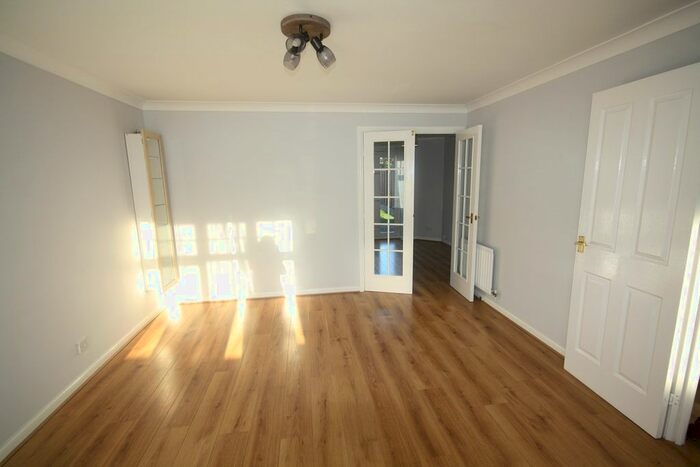 3 Bedroom Semi-Detached House To Rent In Hawthorn Close, Iver Heath, SL0