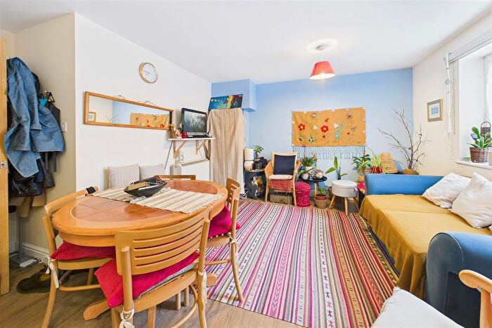 1 Bedroom Flat For Sale In Cave Street, St. Pauls, Bristol, BS2