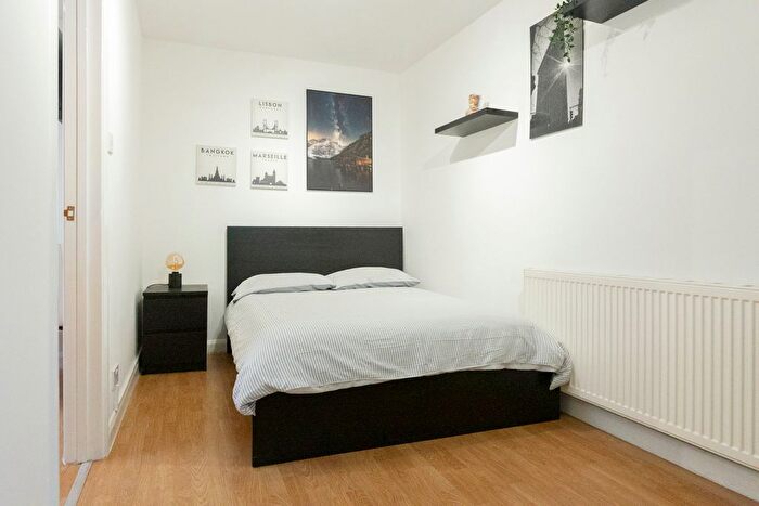 1 Bedroom Semi-Detached House To Rent In Nightingale Road, London, E5