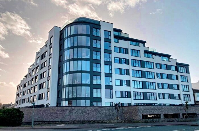 2 Bedroom Flat For Sale In Broadway One, Morecambe, LA4