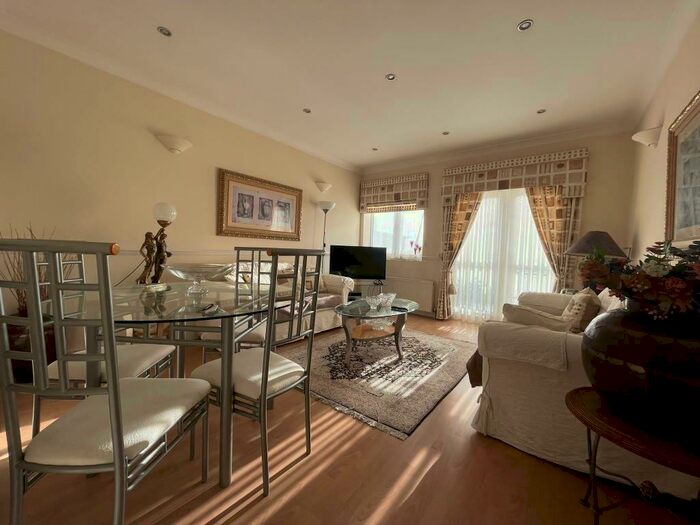 2 Bedroom Apartment To Rent In Stanmore, Harrow, HA7