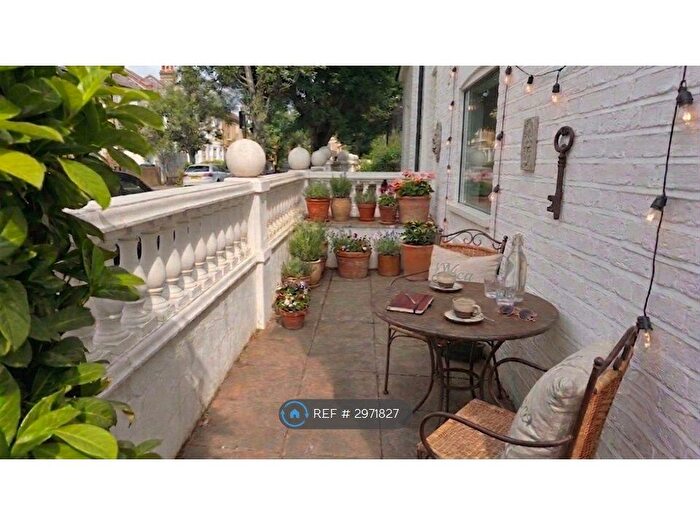 2 Bedroom Flat To Rent In Acton Lane Chiswick, London, W4