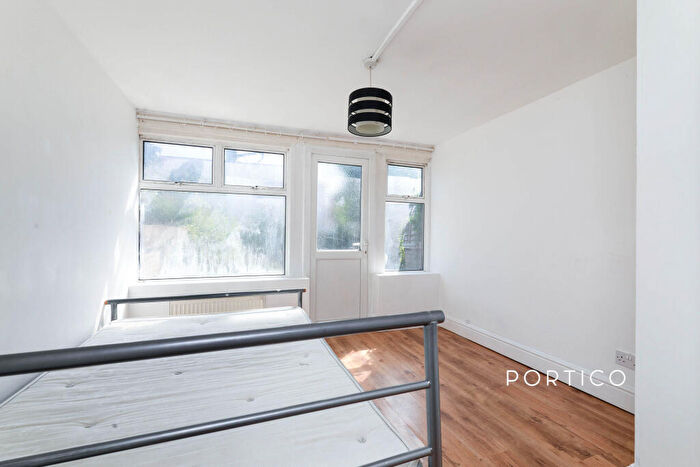 1 Bedroom Flat To Rent In Woodlands Road, IG1