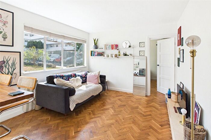 1 Bedroom Flat For Sale In Streatham Hill, London, SW2