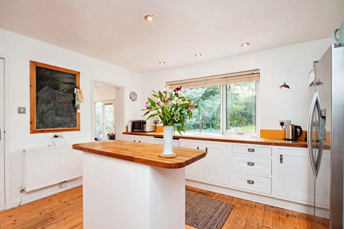 4 Bedroom Bungalow For Sale In Rectory Close, Etchingham Road, Burwash, Etchingham, TN19