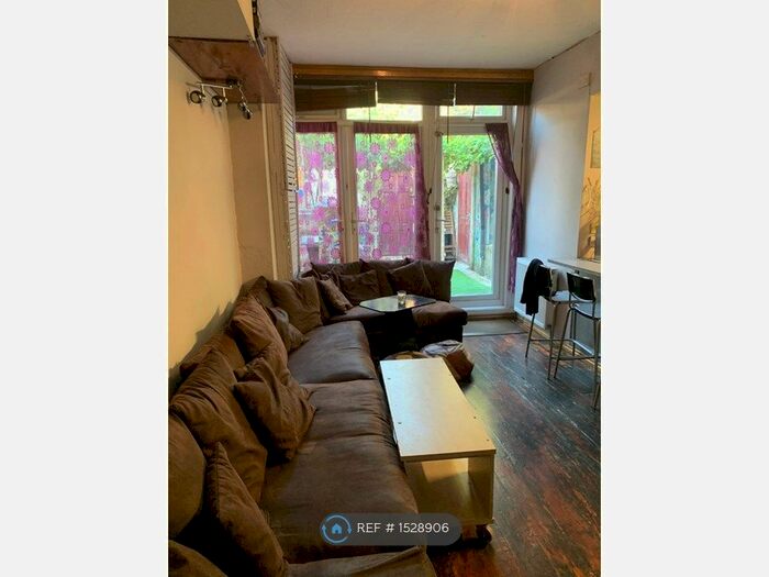 3 Bedroom Terraced House To Rent In Forfar Road, London, N22