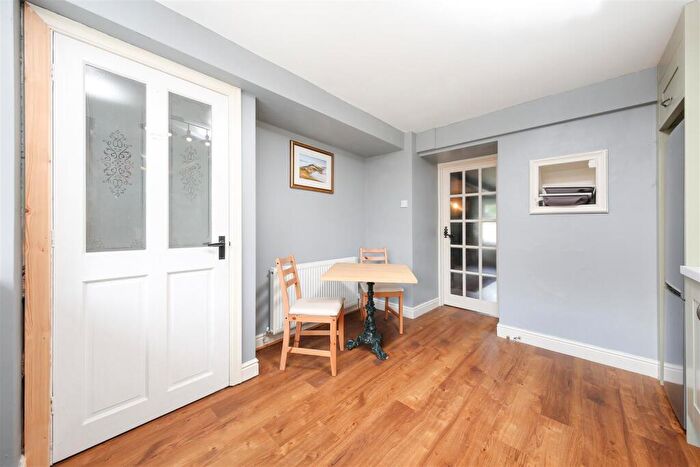 2 Bedroom End Of Terrace House To Rent In Post Office Row, Litton, Buxton, SK17